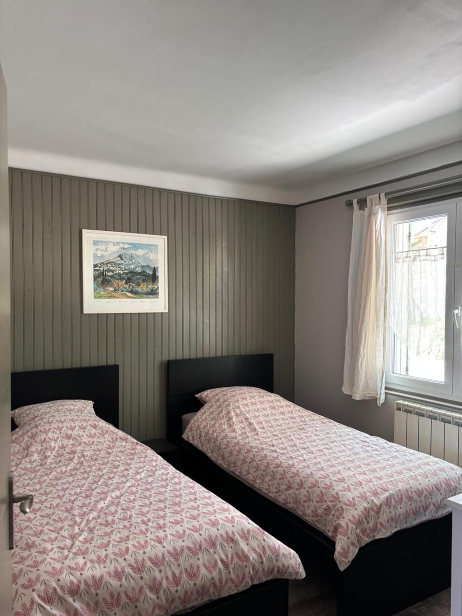 Les Juliens Daire Gordes Dış mekan fotoğraf